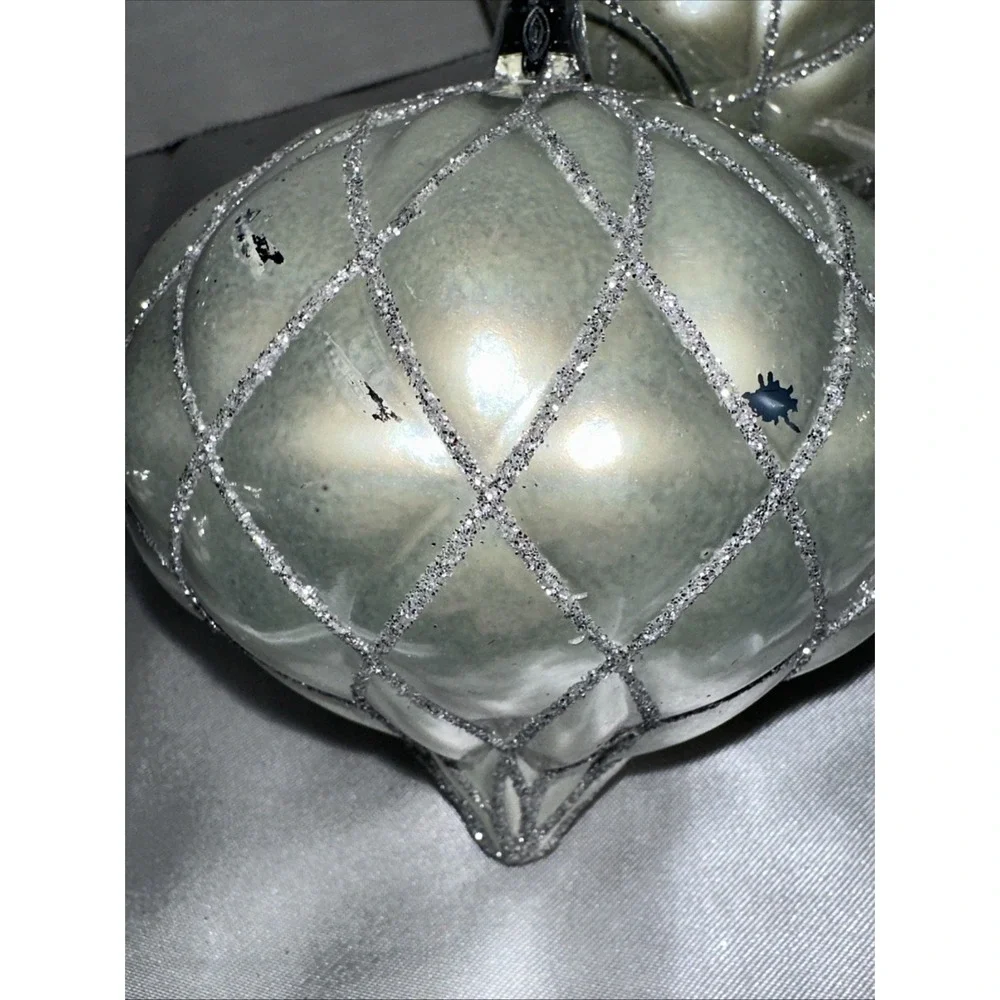 Pier One Imports Ornament Set Of 3 Silver Flawed‎
